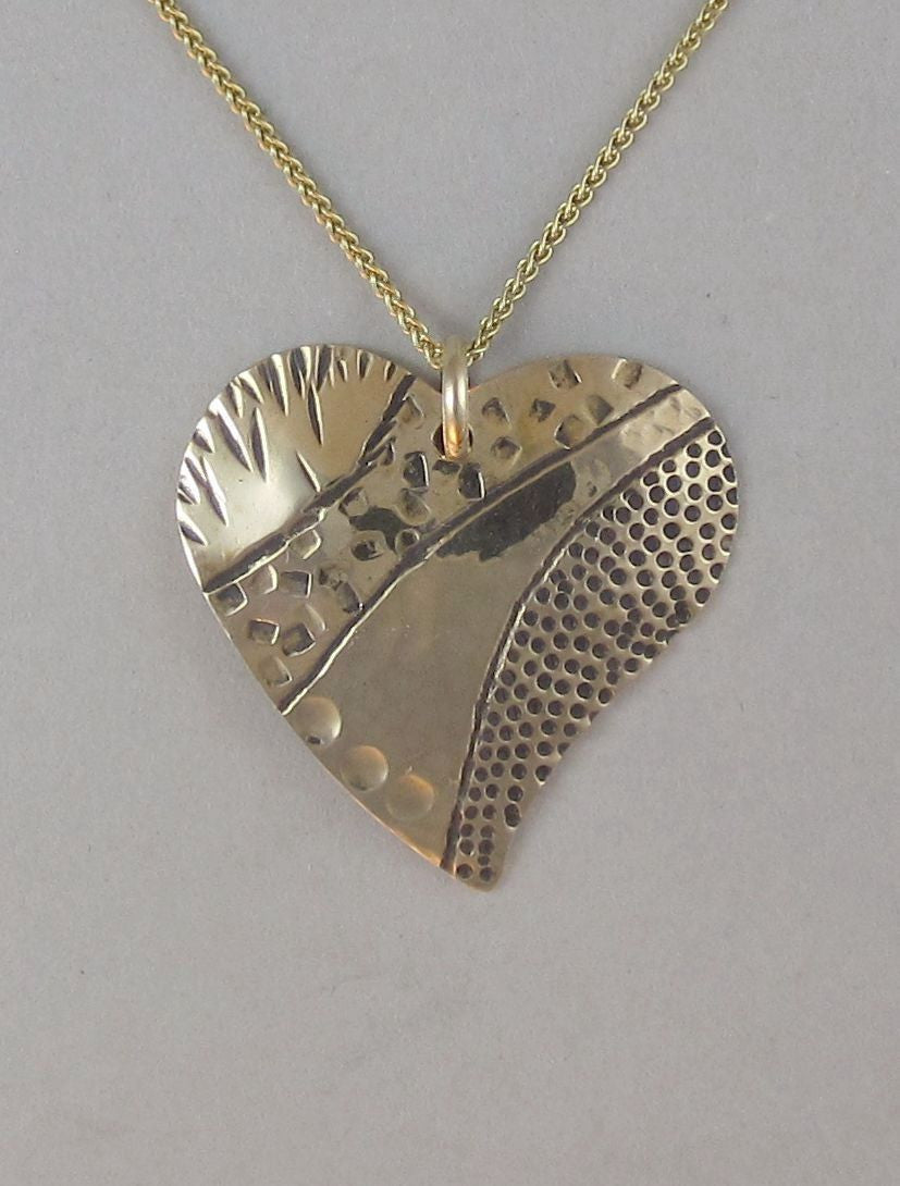 gold heart pendant necklace