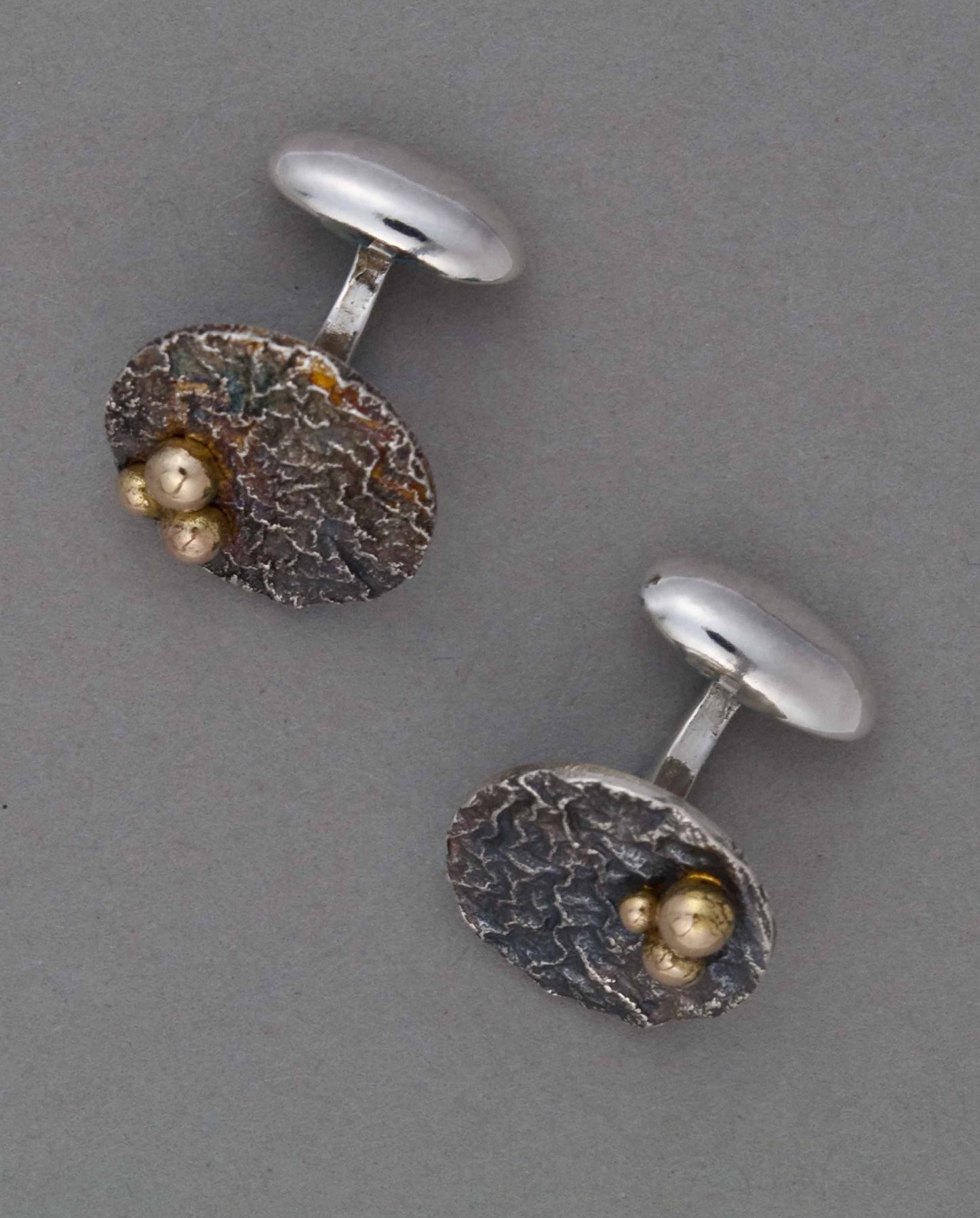 silver reticulated cuff links with gold